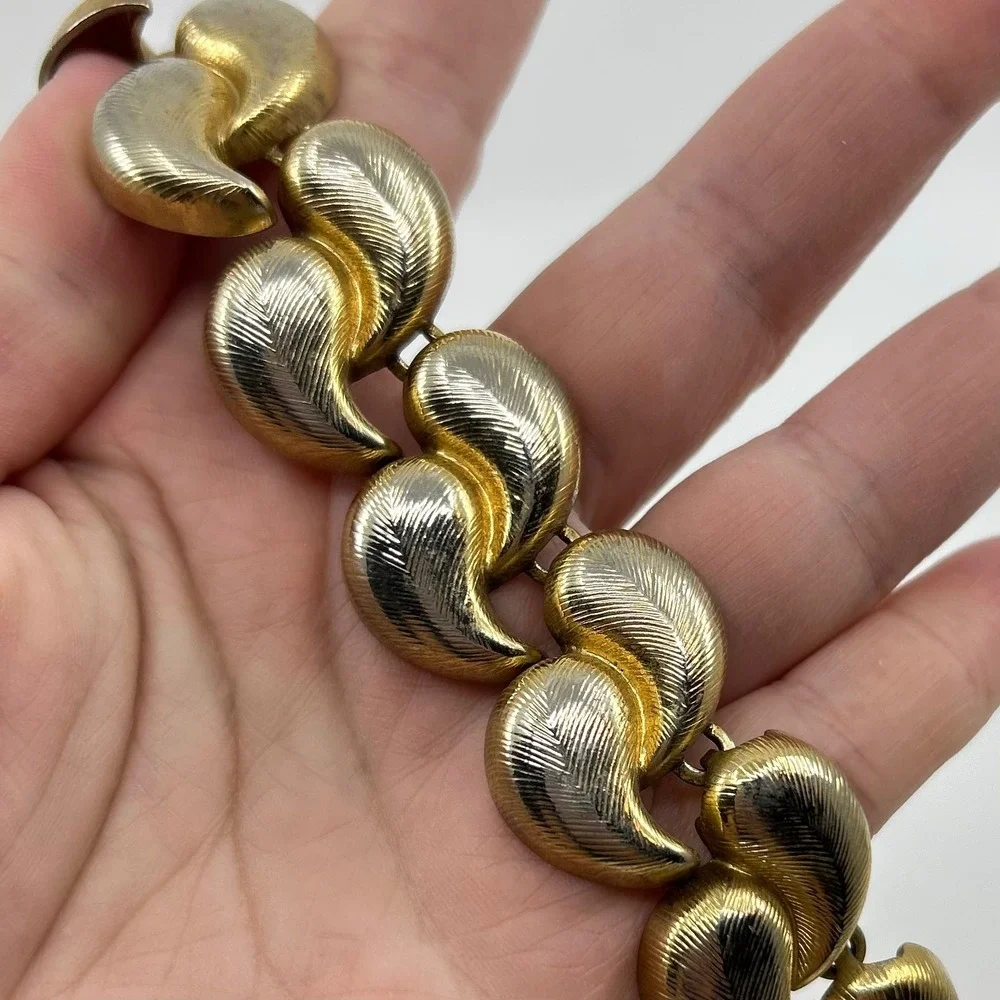 Vintage Brushed Gold Tone Chunky Collar Necklace Costume Jewelry Glam Formal
